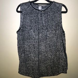 Gap women’s versatile sleeveless blouse single button key-hole in front size xl